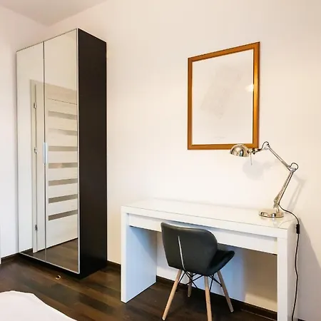 Magazynowa Contemporary